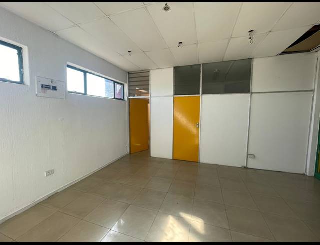 40M² RETAIL TO LET IN STARWOOD